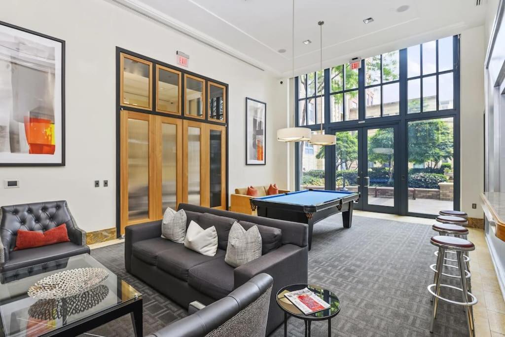 Upscale Comfort Next To Metro And Dining Arlington Exterior foto