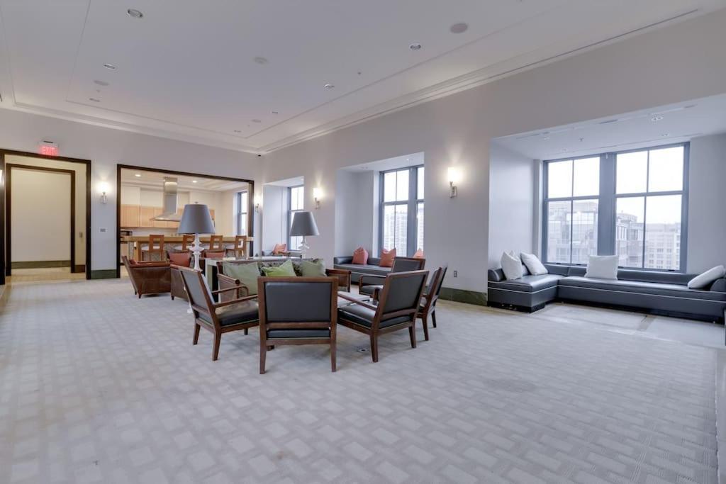 Upscale Comfort Next To Metro And Dining Arlington Exterior foto