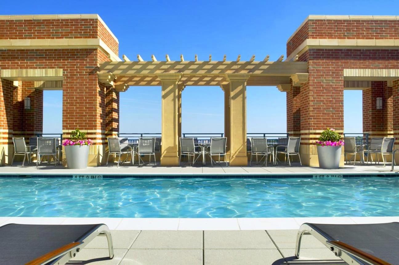 Upscale Comfort Next To Metro And Dining Arlington Exterior foto